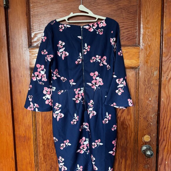 Le Chateau floral sheath dress - Picture 3 of 3